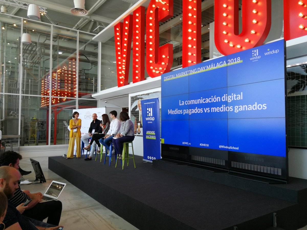Tras las charlas de <a href="/rubenfdzvela/">ruben fdz vela</a> sobre privacidad y <a href="/aldotorrecilla/">Aldo Torrecilla</a> sobre SEO seguimos con la masa redonda de Comunicación digital: "los medios ganados VS los medios pagados" moderada por <a href="/cibermarikiya/">María Sánchez González</a>