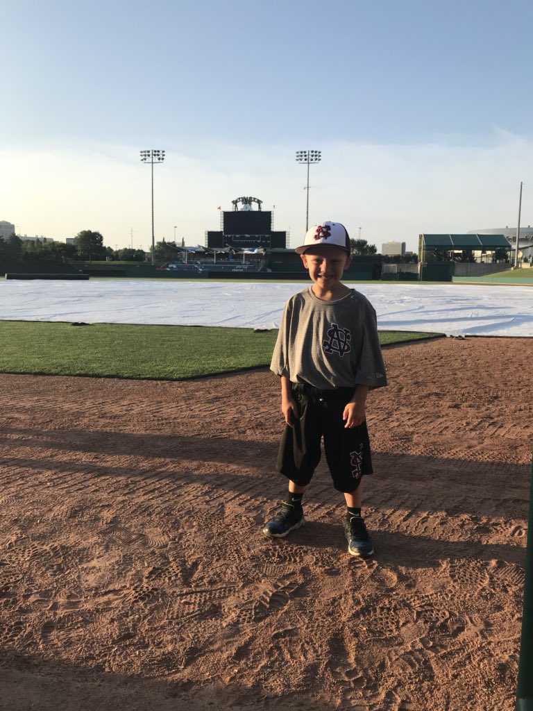 stahly1102's tweet photo. 8am game @HaymarketPark. Cherishing the memories. #slugglife https://t.co/2FactGK7u3