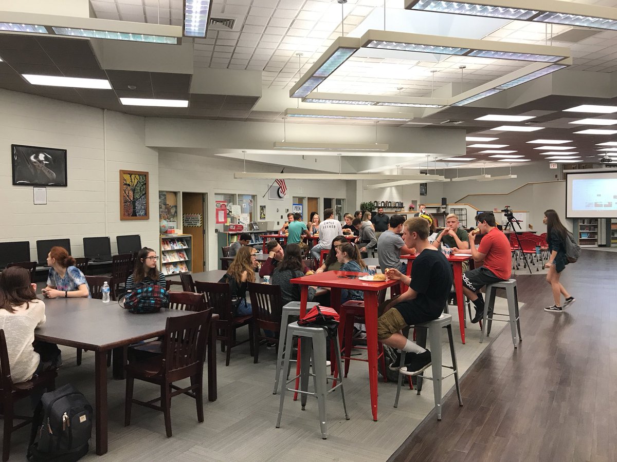 hprhs_kassidy's tweet photo. 2017-18 stem group having breakfast before we present our final projects to teachers and administrators! 👩🏽🔬👨🏼🔬 @becky_sarno @HighPointSTEM @algonza30 @JonTallamy #mediamaniacs #HPstem https://t.co/nv3ahxCjLw