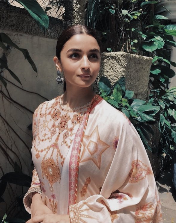 BestOfAlia's tweet photo. beauty in all she is. ✨ 
@aliaa08 https://t.co/0hpgavYiGW