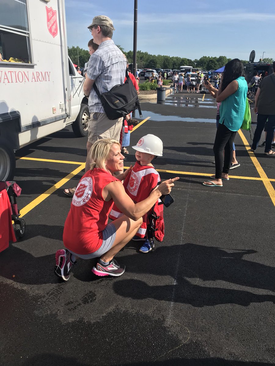 heartlandshield's tweet photo. Having fun with our future disaster service volunteers at the Emergency Expo, Peoria, Illinois @SalArmyEDS @salarmypeoria @EchelonPeoria https://t.co/F2eCioz1t6