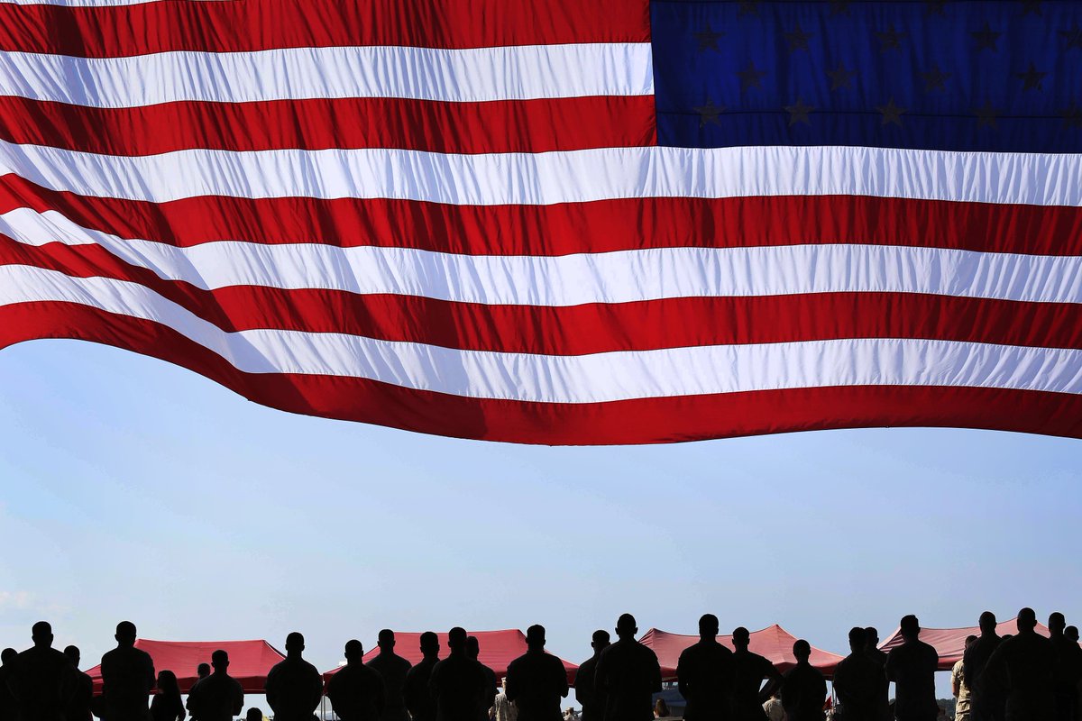 USMC's tweet image. Happy #FlagDay, Marines.

"When we honor our flag we honor what we stand for as a Nation — freedom, equality, justice, and hope."  

— Ronald Reagan