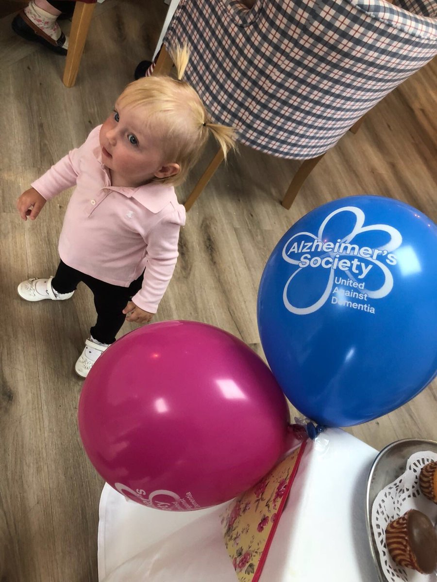 rachsohorye's tweet photo. #CupcakeDay #TeamRegency #Luxurycare @LuxurycareGroup @alzheimerssoc 🍰☕️ https://t.co/Mv1yroxQqn