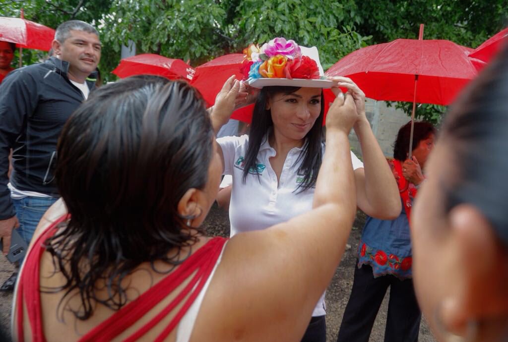 Laura Fernández 💫 tweet media