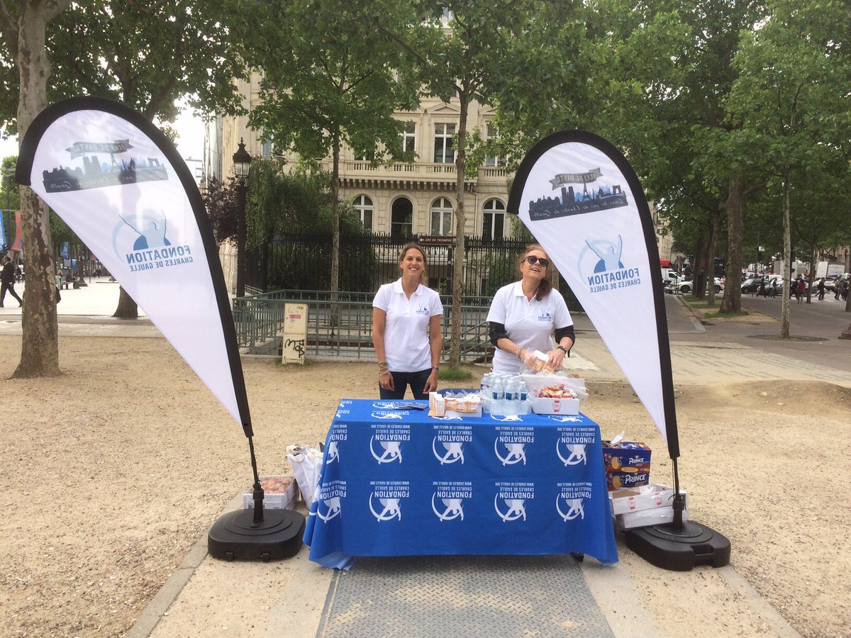 La <a href="/Fondation_CdG/">Fondation Charles de Gaulle</a> est partout ! En partenariat avec la Ville de <a href="/Paris/">Paris</a> , lancement du jeu de piste « Dans les pas de Charles de Gaulle » avec la participation de 100 collégiens de Paris et Montcornet. Parcours d’initiation et découverte des endroits foulés par le grand Charles.