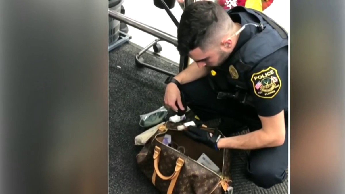 Women claim racial profiling at South Florida Walgreens bit.ly/2t77Lsw?utm_so… https://t.co/yL3kp1WGRo