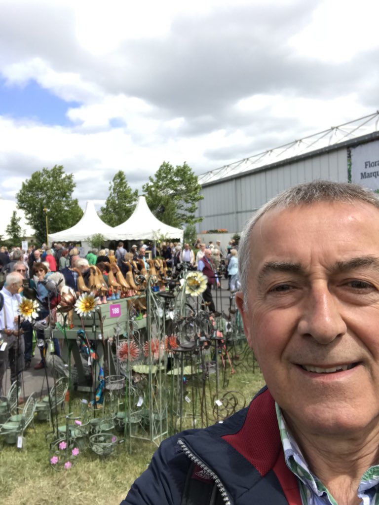 emyr_wyn's tweet photo. #MeandMrsJones having a great day out at the Birmingham NEC at @BBCGWLive and @bbcgoodfoodshow, thanks to my retirement gift voucher from wonderful #colleagues and #friends on the @NHSSCR team @NHSDigital
#Lotsofgoodideas https://t.co/BpWe0mDVhp