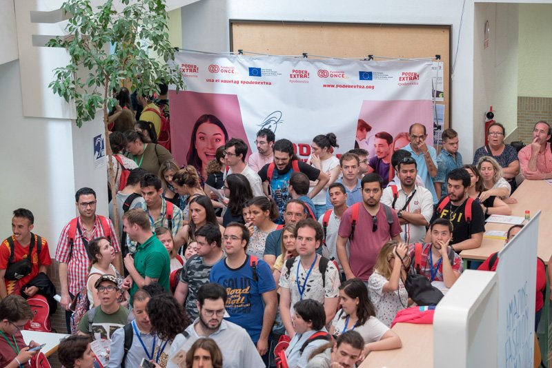 Fundacion_ONCE's tweet photo. Más de 300 jóvenes con #discapacidad de #Andalucía, están participando hoy en #Sevilla en nuestro ‘Game de Empleo’.
300 jóvenes con ganas de comerse el mundo!! 👏👏
https://t.co/iro9tWH9mB #PoderExtraSevilla https://t.co/wF2ox2R7zC