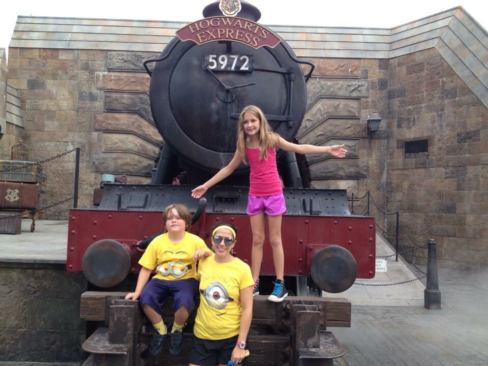 AmandaOnFOX7's tweet photo. #TBT 6 years ago at @UniversalORL #WhenTheyWereLittle and they used to hug me. https://t.co/j0EFV9S4mF
