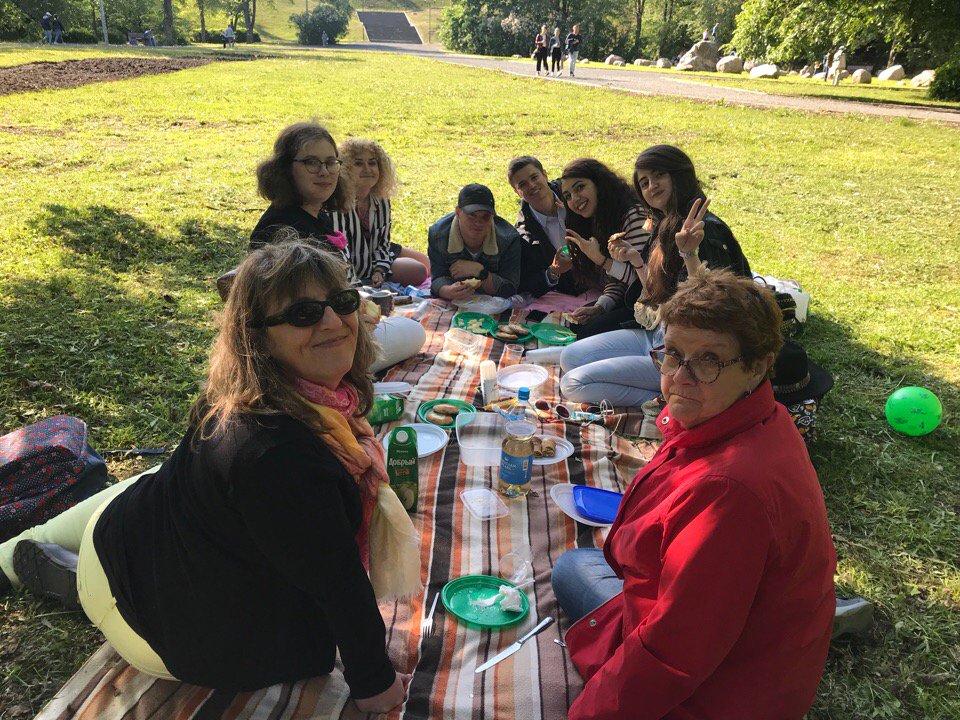 EnjoyRussian's tweet photo. What is National Food party? The tradition of foreign students learning Russian with us to cook their national food and share it with each other and Russian volunteers!

#enjoyrussian #food #russia2018 #languageschool https://t.co/nIq22QwlUc