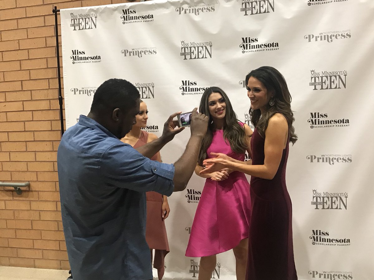 MissCoonRapids's tweet photo. So honored to have won the Night 1 Preliminary Lifestyle and Fitness Award! Thank you to @kpswimwear for the amazing swimsuit— I felt so strong in it!! #MissCoonRapids #MissCoonRapids2018 #MissMinnesota2018 https://t.co/wnYnAYaigt