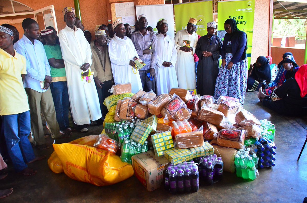 UmemeLtd's tweet photo. Ramadan is a time to give back and we as Umeme are giving back to the Mutungo moslem community. #PoweringCommunities #EdAlFitr https://t.co/1T8bYM5dbB