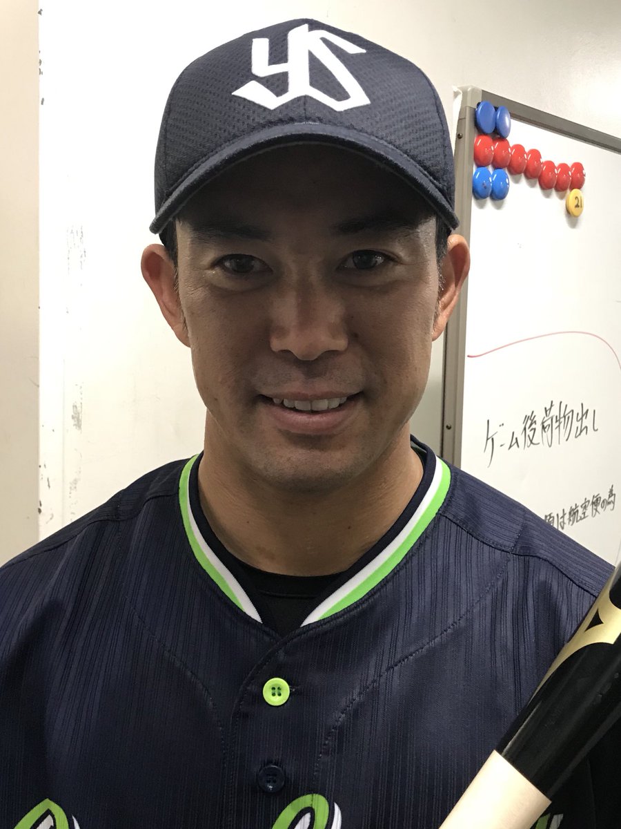梵*珠様 東京ヤクルトスワローズ雄平選手バット 雄平ちゃん やったね！ このバットで打ちました。 今日も水浴びしま