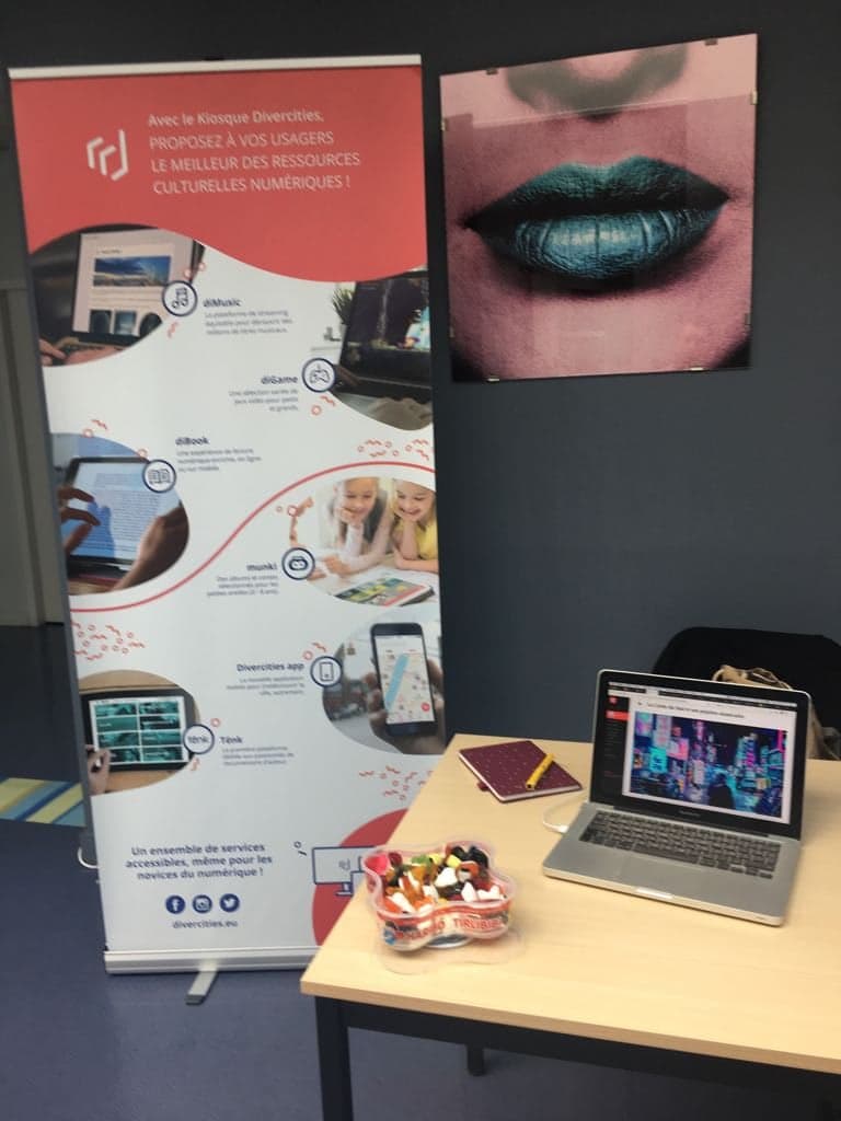 Nous sommes à la journée départementale des professeurs-documentalistes 👩‍🎓👨‍🏫 pour présenter le Kiosque Divercities dans le cadre du #passregion 🤘! Une belle occasion de découvrir le dernier numéro d'Intercdi "comprendre les algorithmes numériques" #diversitéculturelle