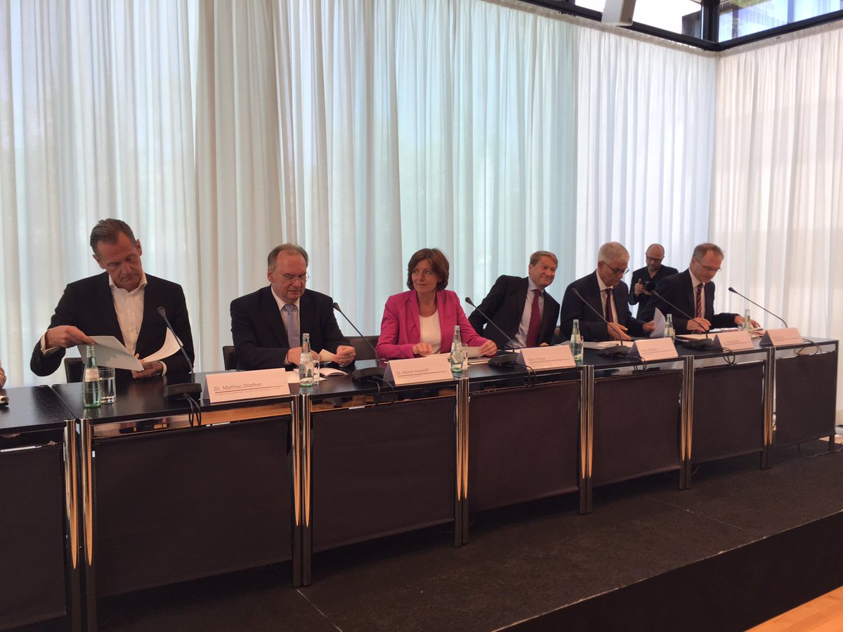 sachsenanhalt's tweet image. MP @reinerhaseloff nennt Reform großen Schritt zur Modernisierung. Schwerpunkt  der Online-Angebote d. öffentlich-rechtlichen Rundfunks sollen   Bewegtbild&amp;amp;Ton sein, um sich von Angeboten der Presseverlage zu  unterscheiden. #Telemediengesetz #telemedienauftrag (StK)