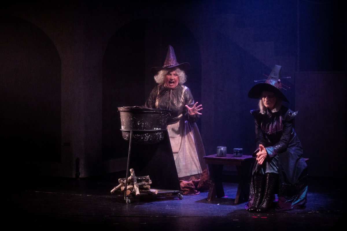 🎭Premiéra MAŠKARÁDY už dnes!
Áhahahahaháá!!!
#premiera #maskarada #ndmostrava