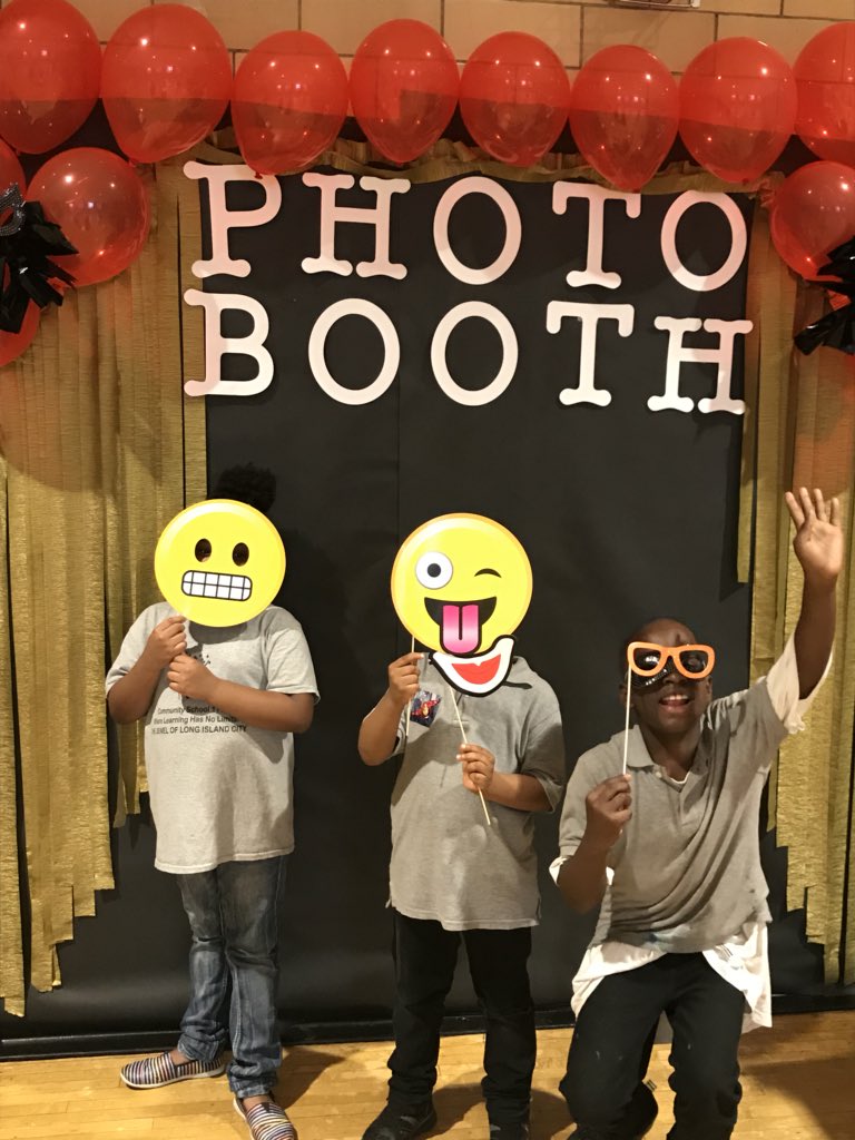 CSDClaudia111Q's tweet image. Too busy doing henna last night to post these awesome pics at the CS111Q Art Festival! If you missed it, we are back on today 9am-3pm! @DionneJaggon @Zone126Queens #RenewalSchool #MsGRocks