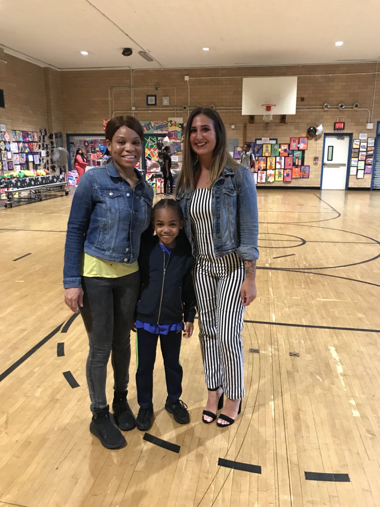 CSDClaudia111Q's tweet image. Too busy doing henna last night to post these awesome pics at the CS111Q Art Festival! If you missed it, we are back on today 9am-3pm! @DionneJaggon @Zone126Queens #RenewalSchool #MsGRocks