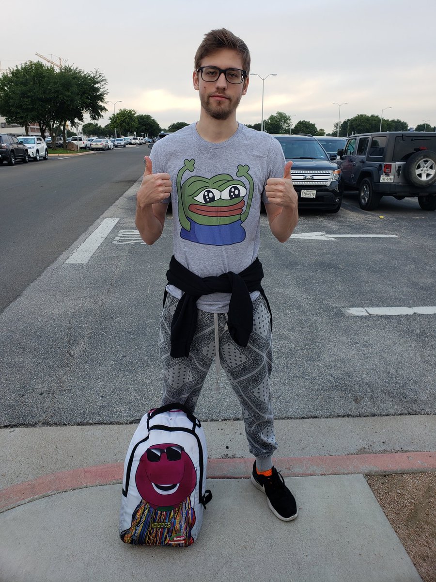 Sodapoppintv's tweet photo. Omw to see my fellow degenerates at @DreamHack https://t.co/cytcyR1eJD
