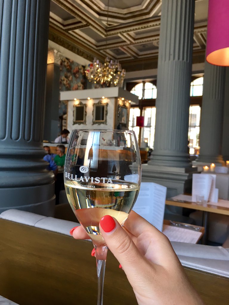 scraninstyle's tweet image. If you&apos;re looking for somewhere special with delicious food then be sure to visit Contini in George Street!😍🍝🥖 adailydoseofholly.com/2018/06/14/a-w… #edinburghbloggers #scottishbloggers