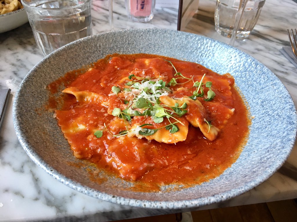 scraninstyle's tweet image. If you&apos;re looking for somewhere special with delicious food then be sure to visit Contini in George Street!😍🍝🥖 adailydoseofholly.com/2018/06/14/a-w… #edinburghbloggers #scottishbloggers