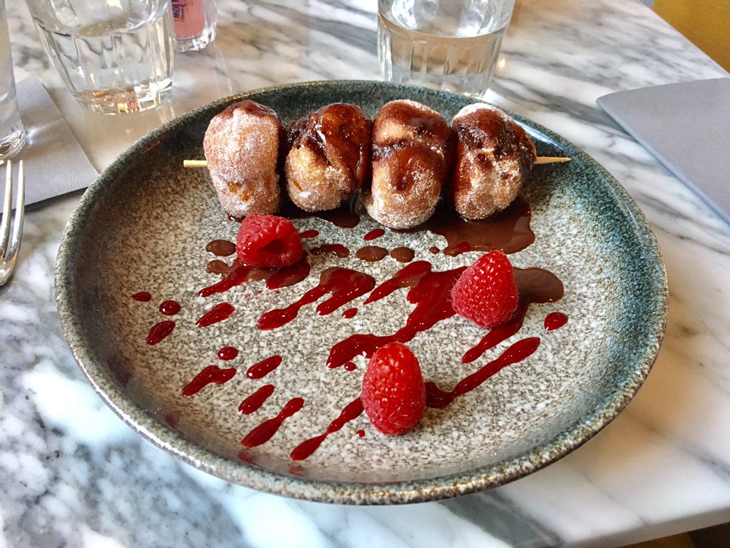 scraninstyle's tweet image. If you&apos;re looking for somewhere special with delicious food then be sure to visit Contini in George Street!😍🍝🥖 adailydoseofholly.com/2018/06/14/a-w… #edinburghbloggers #scottishbloggers