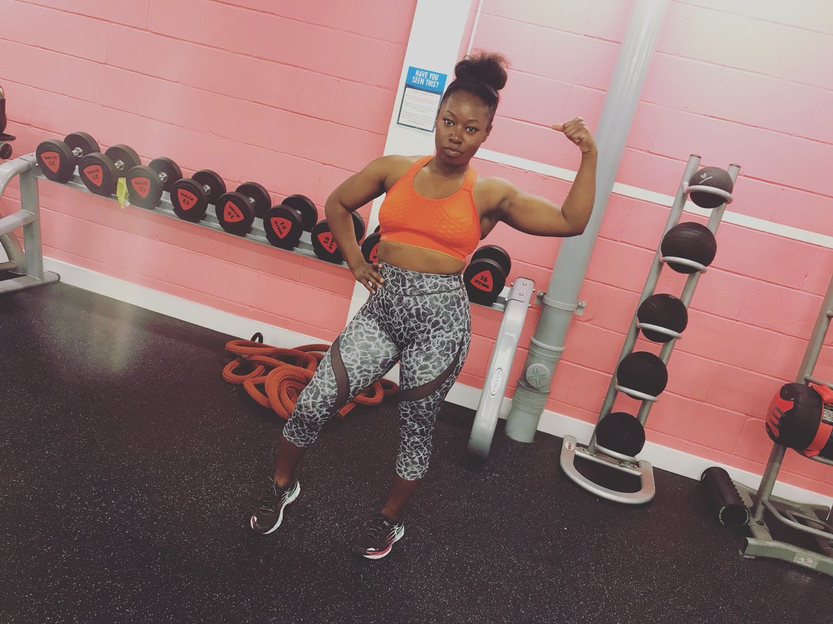 EniCoreBlimey's tweet photo. Here Iβm wearing the Ultimate Fly Bra during boxing last night! Was able to give my all without thinking about a boob popping out lol!
You can get these awesome bras at @lovebravissimo! #shockyoursystem #UoPxShockAbsorber https://t.co/I2R9pULTAT