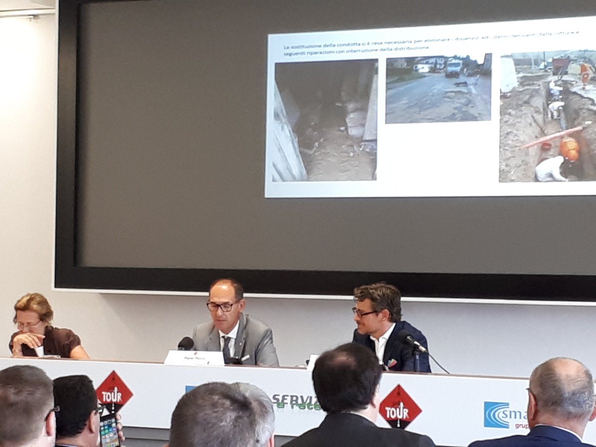 FITTGroup's tweet photo. Oggi a @Servizi_a_Rete Tour a Torino,  il Geom. P. Picco, di Acquedotto Valtiglione, e N. Melotti, di FITT, hanno tenuto un seminario relativo alla posa di FITT Bluforce sulle colline astigiane.
Ecco alcune foto della mattinata!
#FITT #FITTBluforce #serviziaretetour #serviziarete https://t.co/wONa6KF6dt