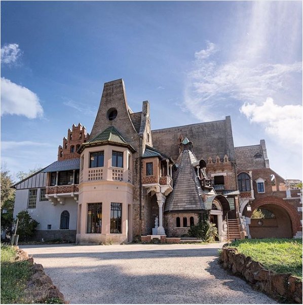 #Buongiornoroma Credit: instagram.com/p/BellcmnhyWA/… foto selezionata da <a href="/yallersitalia/">Yallers Italia</a> instagram.com/yallersroma/?h… Casina delle Civette- Villa Torlonia