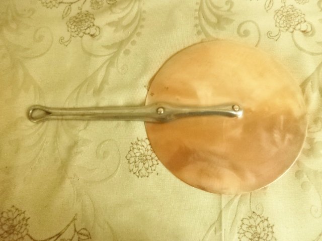 Frenchstore2's tweet photo. New to my #etsy shop: French Copper cover style  pan lid with new tin lining  https://t.co/Tuv8us102m #coppercookware #copperkitchen #copperpot #frenchcopper #cookwithcopper #professionalcopper #eshopsuk #LancashireRT #womaninbiz  #wnukrt  #listmyetsy #etsylancashire # https://t.co/DsM1c8Nwp6