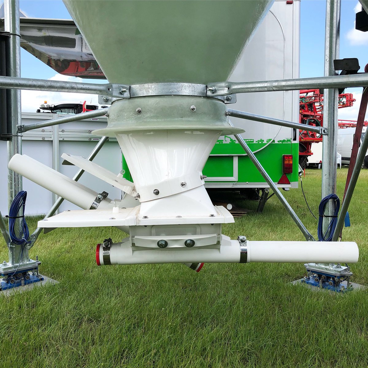 EBEquipmentLtd's tweet photo. EB Twin Splitters, along with either single or double boots let you run up to four augers from one silo, going in different directions if required. Giving you the flexibility of multiple augers from one EB silo @CerealsEvent #Cereals2018 #builttolast #agriculture #farming #silo https://t.co/xNJUFdHCT3