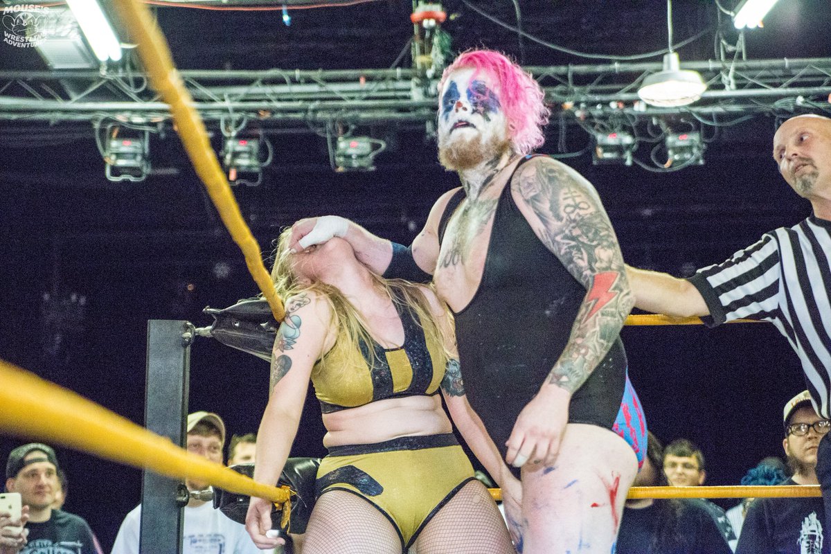 Mouse3911's tweet image. .@TrippCassidy vs @b000giebear 

@sup_graps 

#StreetsofHate