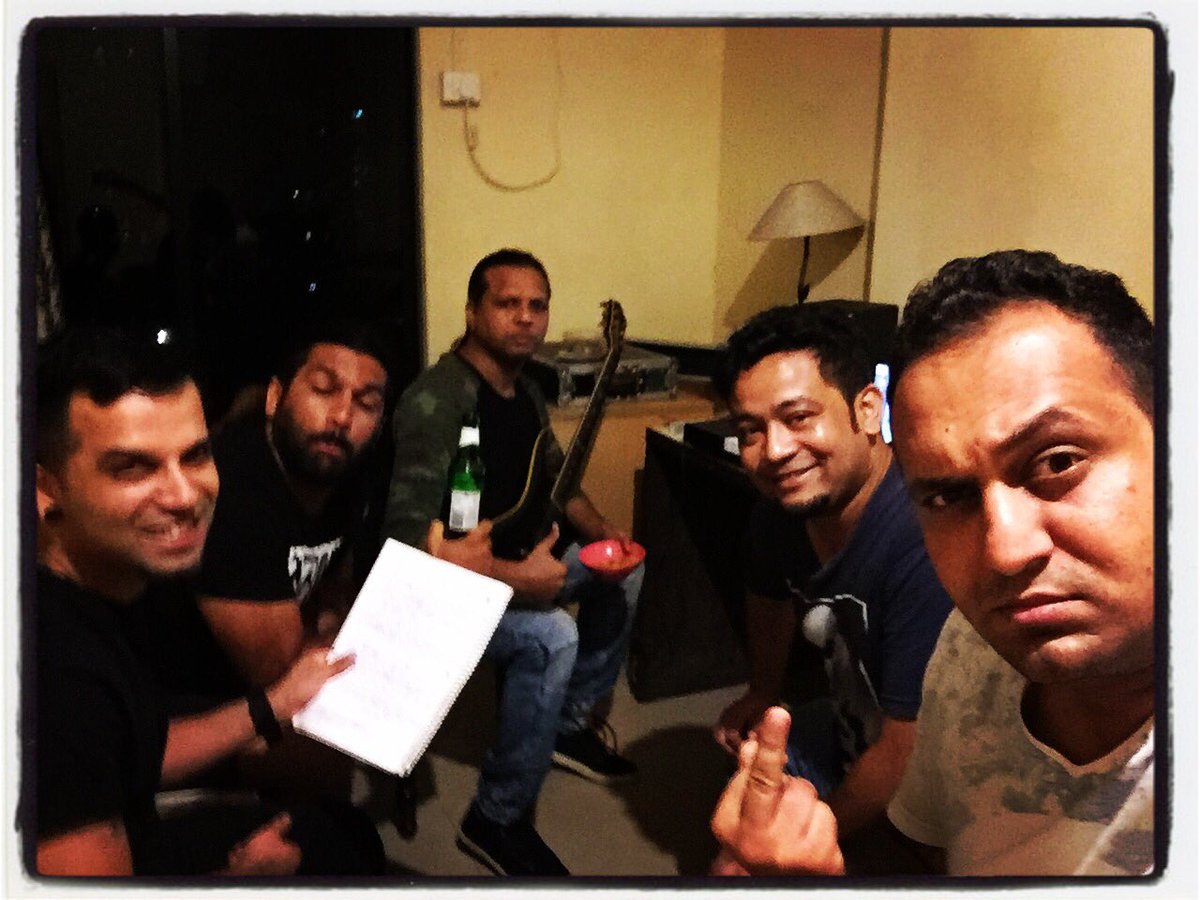 Sceptre_India's tweet photo. New song in the making. Putting Gary’s words and some riffs together. Sounding heavy! #metal #indianmetal #indianmetalscene #thrashmetal #metalasfuck https://t.co/Db03TLJpEy