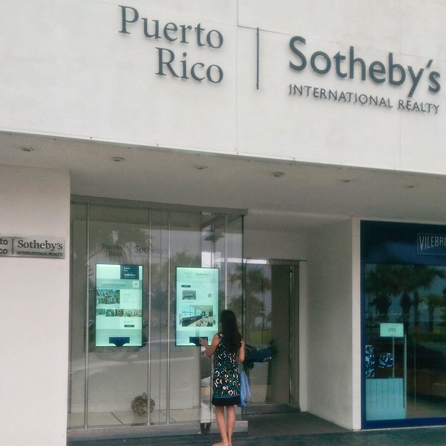 Stylish side-by-side #interactive displays at the <a href="/puertoricosir/">Puerto Rico Sotheby's International Realty</a> San Juan office.  

<a href="/sothebysrealty/">Sotheby's International Realty</a> #RealEstate #LuxuryListings