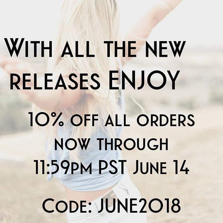 tinkerpielife's tweet photo. https://t.co/n23dzWAZao
#jelizabeth #boutique #accessories #graphictees https://t.co/LJZtt51wPC