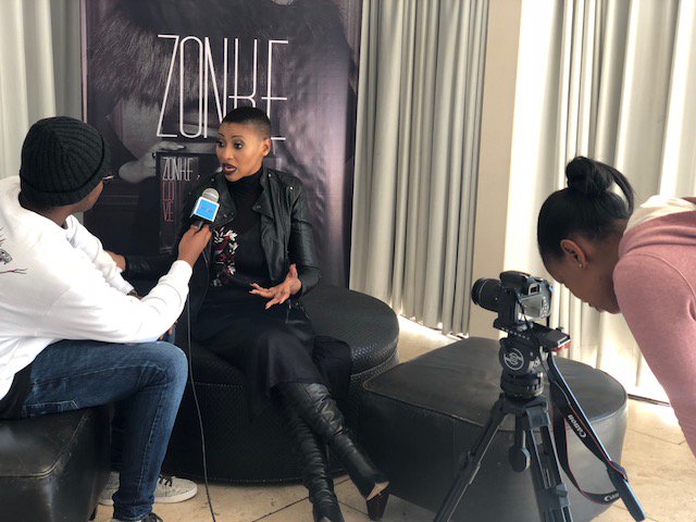 Ntokozobotjie's tweet photo. Had the oppurtunity to quickly chat to the Legend @ZonkeMusic earlier today about her album L.OV.E that drops tomorrow on all digital platforms. 

Get Yourself copy its amazing.

For more info about the listening session and my thought about the album.

https://t.co/vn2nraB1zK https://t.co/AOYo5hkH1h
