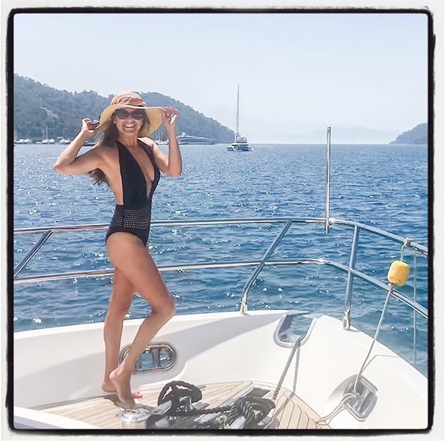 JulietLemon's tweet photo. Signing off from Turkey..... I certainly could get used to this super yacht way of life! 🛥
.
Lunch is served! 🛥
.
#todaysoffice #julietlemonphotography #turkey #visitturkey #superyacht #superyachtlife #turkeysuperyacht #princess72 #princesssuperyacht… https://t.co/OCZeuNyCX4 https://t.co/DpsMqwGMsP