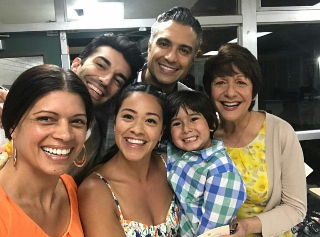 JaneVirginSpain's tweet photo. 1RT= 1VOTE
#TeenChoice 

@CWJaneTheVirgin for #ChoiceComedyTVShow

@jaimecamil for #ChoiceComedyTVActor 

@HereIsGina for #ChoiceComedyTVActress https://t.co/FU0VOAWGBP