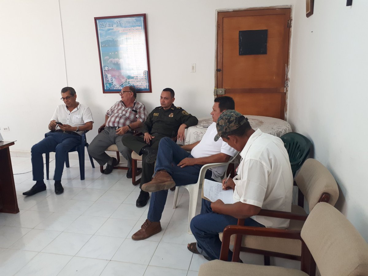 alcaldiachima's tweet photo. En la mañana de hoy se reunió el Comité de Seguimiento Electoral en el Despacho del Alcalde, con el fin de finiquitar los detalles de cara a la Segunda Vuelta Presidencial. https://t.co/6l8IjAdzus