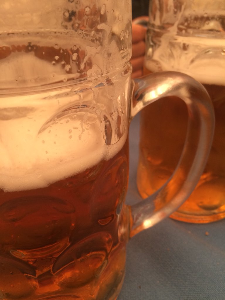 CernerDE's tweet photo. Nach der Arbeit kommt das Vergnügen... Direkt von den #SWKT18 zum Dorffest... Prost! https://t.co/EsCCXqxYT8