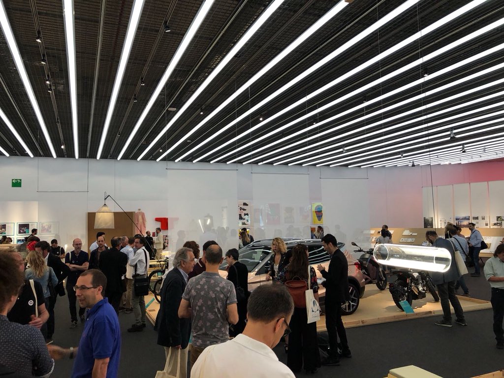StimuloDesign's tweet photo. Escalfant motors, felicitats @adifad #PremisADI #disseny #Barcelona https://t.co/8rrbusAapA