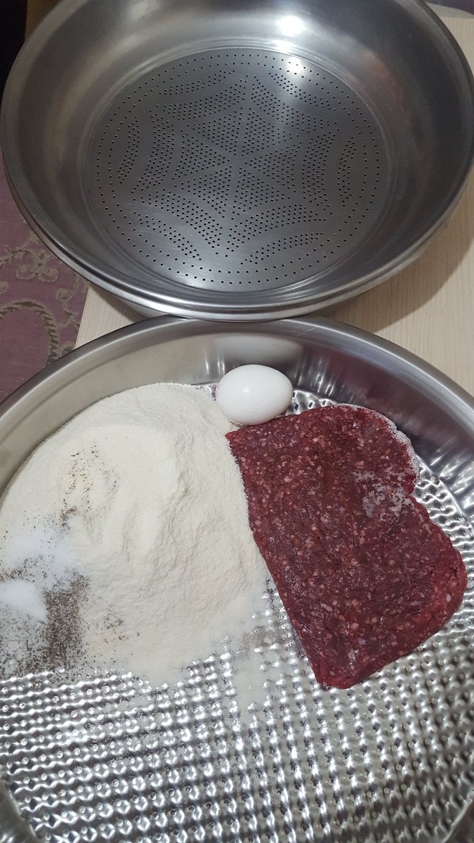 IkiCirtikHanek's tweet photo. 1000 küsür yıldır biz bunu hep yapıyoruz.
Dünyada bayrama özel yemek yapan tek #şehir Gazianteptir.

#Gaziantep #yuvalama #yuvalamaçorbadeğildir https://t.co/ByrZAkyzRA