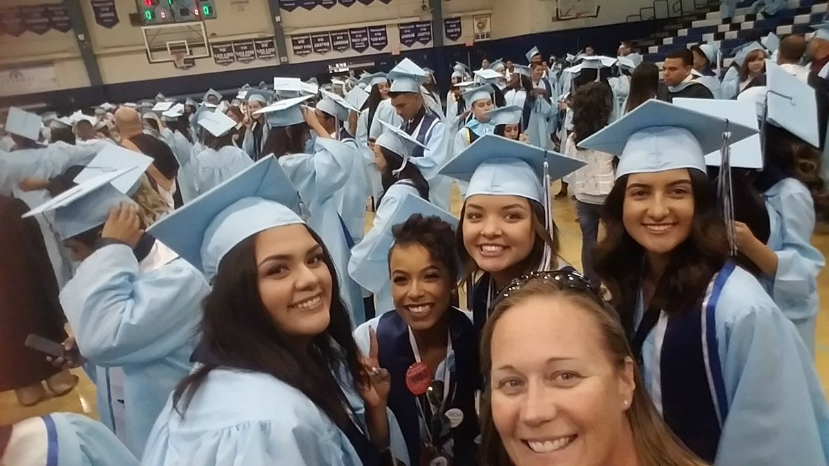 RamonaSoftball's tweet image. Proud of our Seniors! #rams4life #hornsup #finalfour