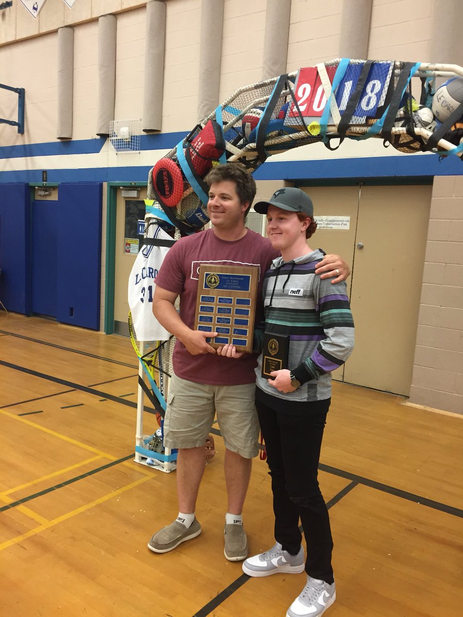 paulcook501's tweet photo. Luke Foley de @ESLeCaron @CSViamonde récipiendaire du prix Athlète masculin de l’année https://t.co/KGz7LxE2Ef
