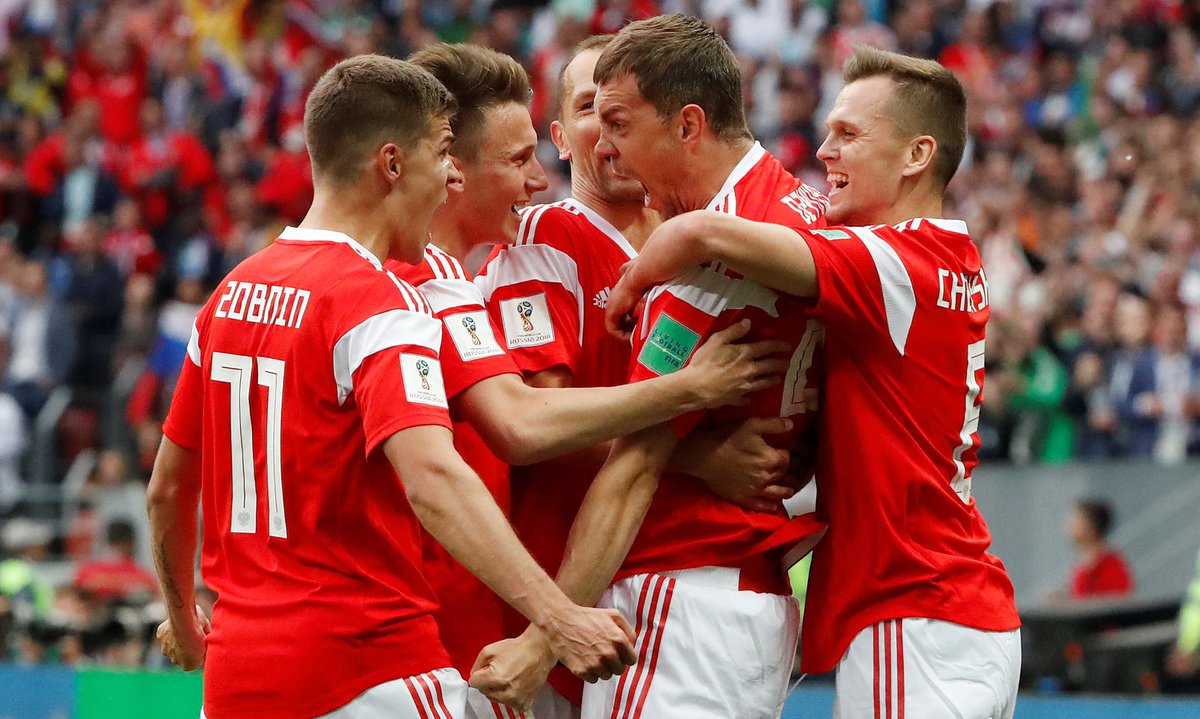 Golden7indo's tweet photo. Rusia 5 - 0 Arab Saudi 

Rusia Berhasil Membuka Pertandingan Pertama Piala Dunia Dengan Cara Yang Berkelas 

Dukung Team Kesayanganmu &amp; Dapatkan IDR 30.000 Secara Gratis !

#SkorBola #HasilBola #Parlay #PialaDunia2018  #Taruhanbola #Pasangbola #Menangbola #Golden7 #Freebet https://t.co/tYVbrhrQaw