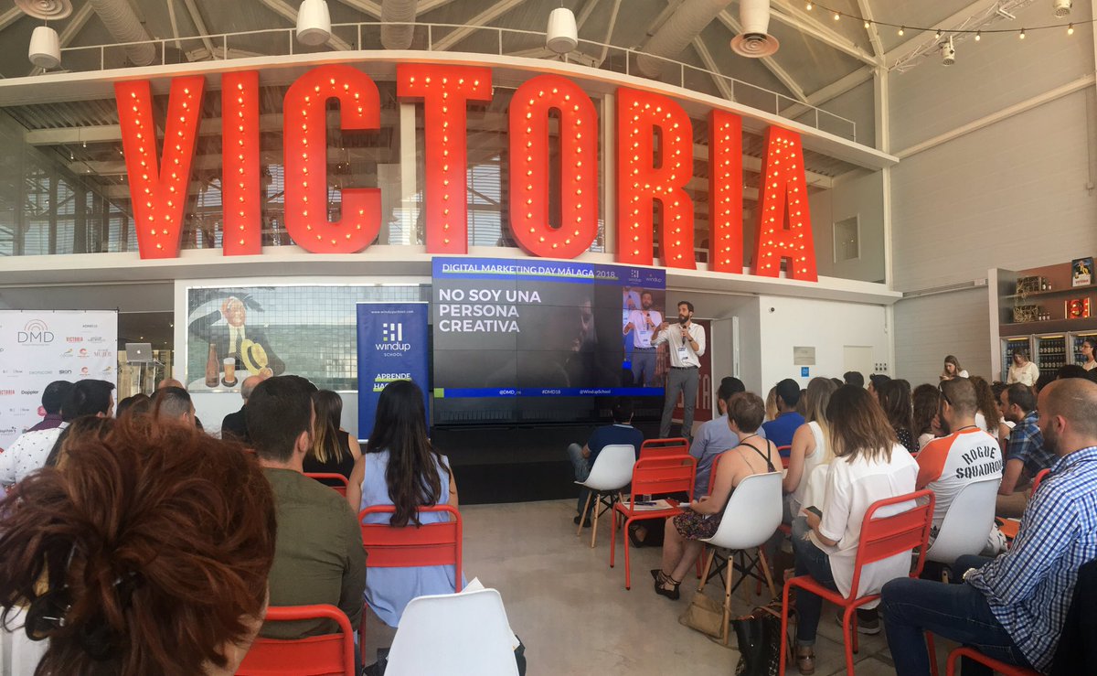 cbolivargiron's tweet photo. Evita la parálisis por análisis. ¡Haz vídeo ya! Enorme @RomeraPepe en el #DMD18 y su ponencia sobre #videomarketing #MarketingDigital @Novalo_LS https://t.co/fSoiCKPwvm