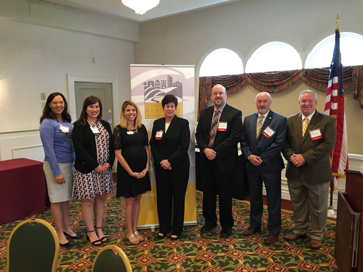 JRCJMU's tweet photo. Pleased to have #emceed the @RenscoChamber #Mayorsbreakfast this morning at Comfort Inn #Schodack. @MayorMadden @MayorMorse12047 @RobAllenHF #GreenIsland. Story at noon @WNYT https://t.co/kEm5aRPxVr