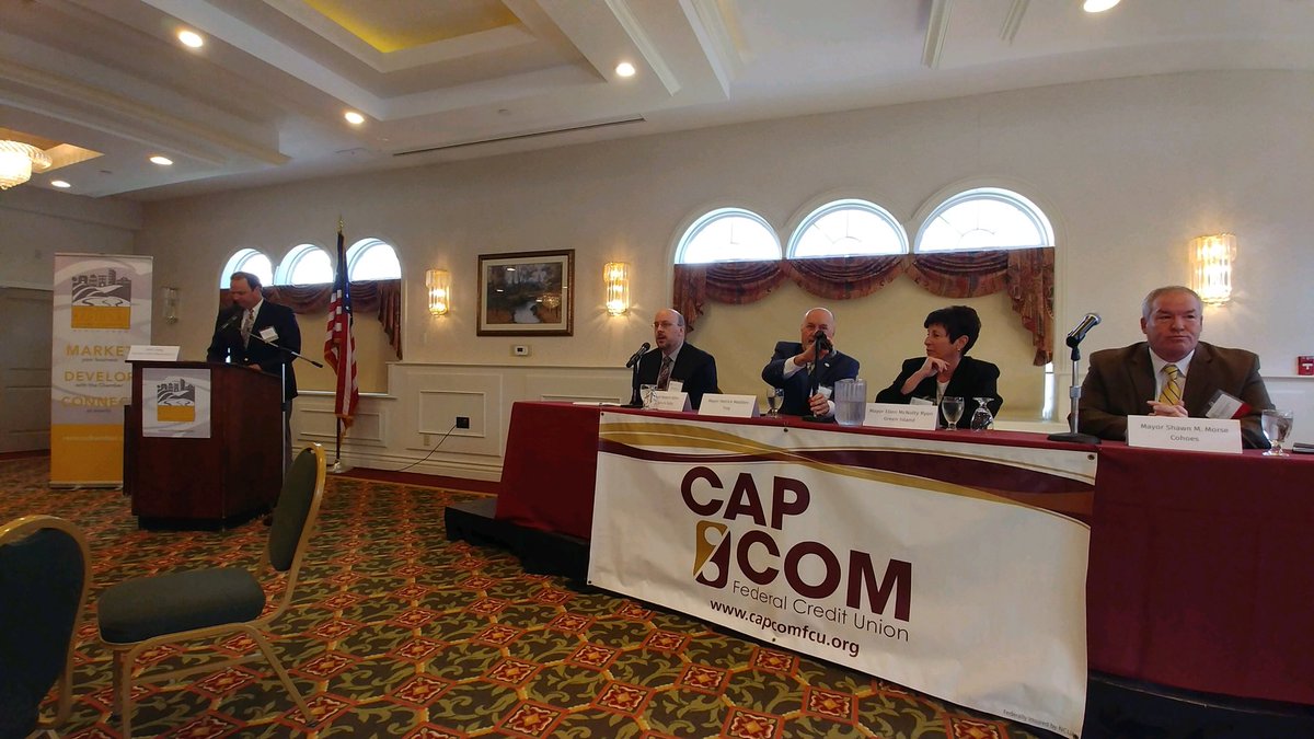 JRCJMU's tweet photo. Pleased to have #emceed the @RenscoChamber #Mayorsbreakfast this morning at Comfort Inn #Schodack. @MayorMadden @MayorMorse12047 @RobAllenHF #GreenIsland. Story at noon @WNYT https://t.co/kEm5aRPxVr