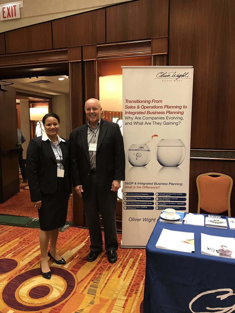 L4ServicesLLC's tweet image. Just starting the #BOTBOP Conference.  #APICS and #IBF Best of the Best in #SOP in Chicago with Ted Christensen of #OliverWight.