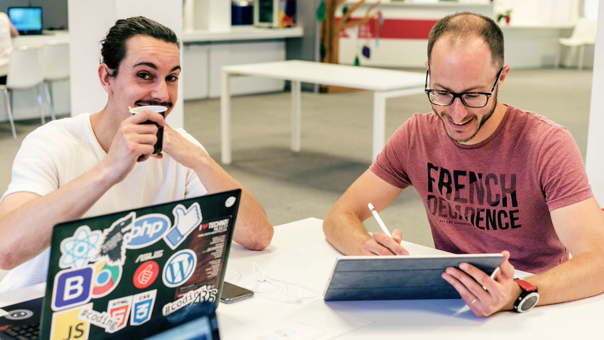 abds_studio's tweet photo. 👉 Premier article de notre nouvelle série de #portrait des membres du #collectif !

👨‍💻 Découvrez qui est Alexis Brot, #freelance vidéaste et fondateur de la structure ABDS Studio 😎

https://t.co/4Ji1SIPlek https://t.co/4xWnCcU60i